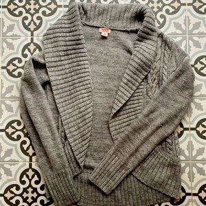 Cozy gray cardigan sweater - size M
